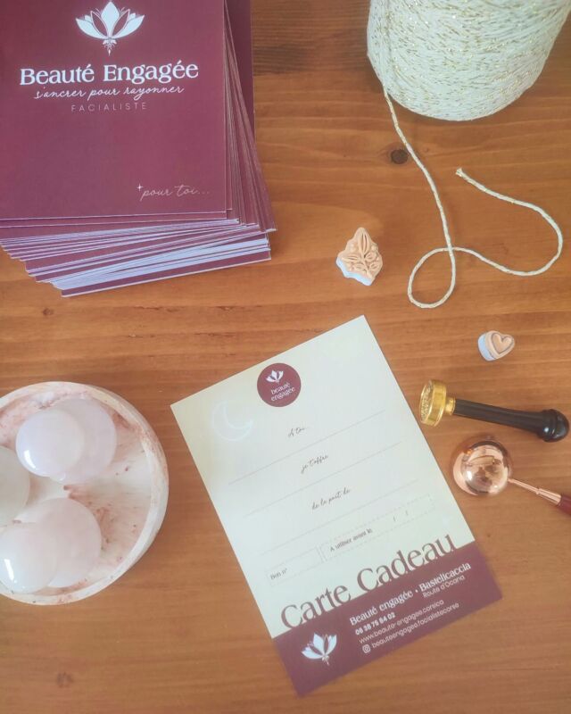 Le cadeau immatériel, intangible, est souvent le plus significatif et mémorable. Choisi avec cœur, il offre la possibilité de se connecter avec son destinataire de par son intention.🤲

Dans ce cas précis, c'est offrir un moment de pause bercé de pratiques de soins naturels qui favorisent le bien-être intérieur pour mieux rayonner à l'extérieur.✨

Les cartes cadeaux sont disponibles au studio ou directement dans votre boîte mails.💌

Merci de me faire confiance.♡
Merci d'en parler.♡ 
Merci de revenir.♡
Avec le sourire.♡
Merci de l'offrir.🎄